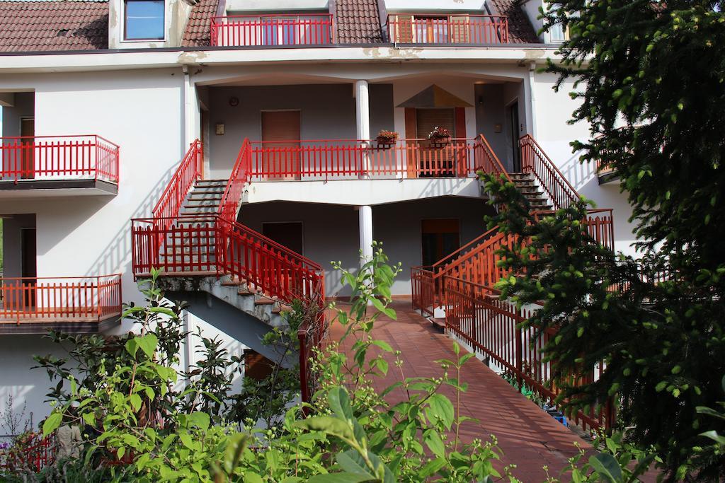 Lucanto Accommodations Calvello Bilik gambar